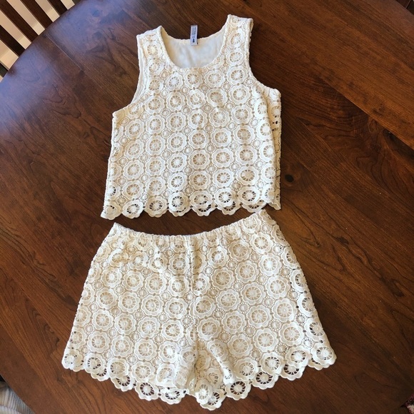 Design Lab Two-piece Crocheted‎ Short and Tank Set - Picture 1 of 6